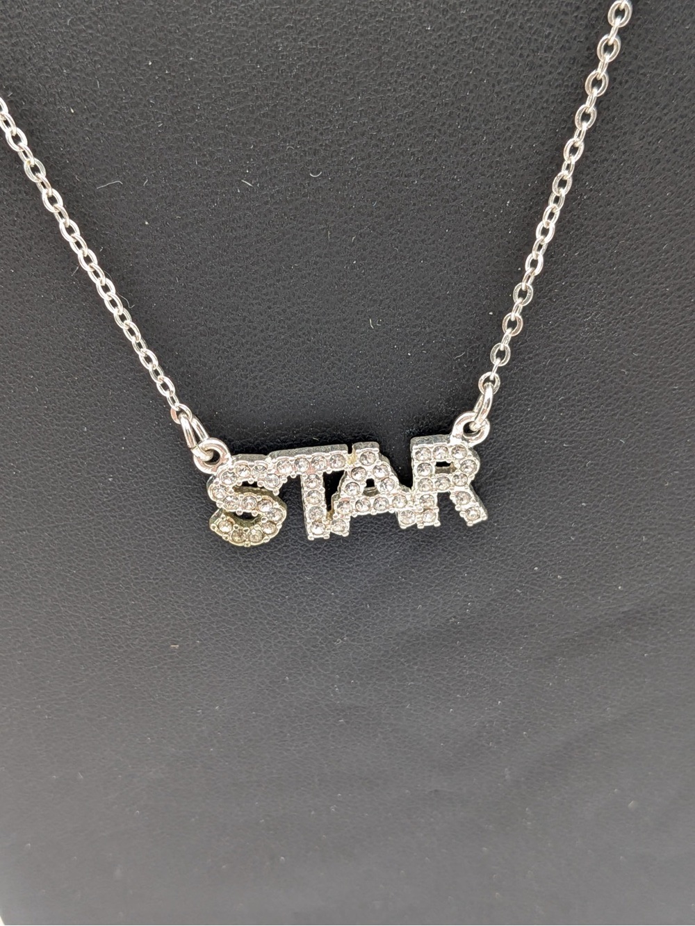 Avon Silver Plated Rhinestone STAR Pendant Necklace 17" Crystal Statement